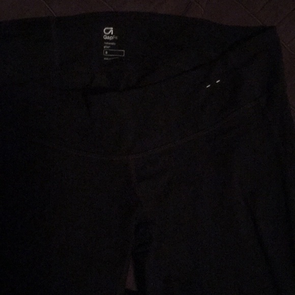 Gap fit maternity workout pants - Picture 2 of 4